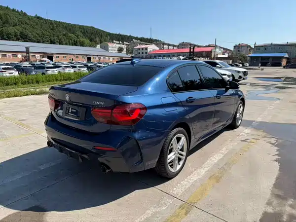 BMW 1 Series 2023