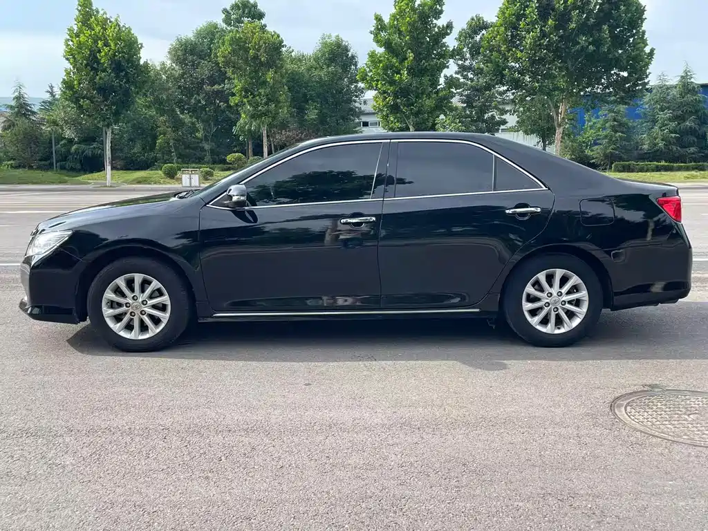 Toyota Camry 2014 — фото 3