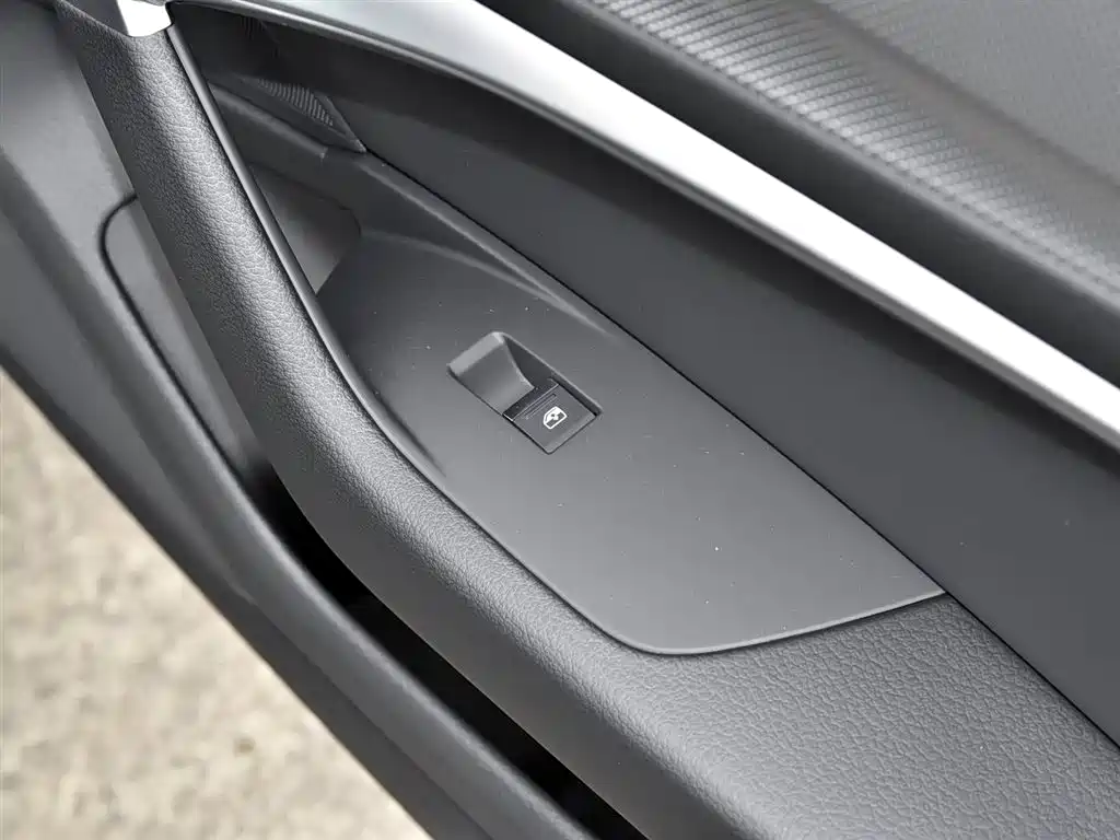 Audi A6L 2022 — фото 14