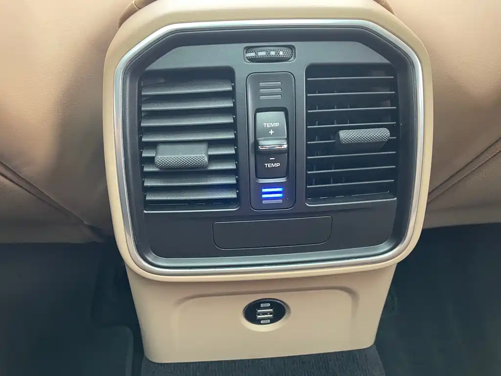 Porsche Macan 2019 — фото 13