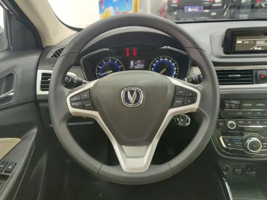 Changan Yuexiang V7 2015 — фото 15