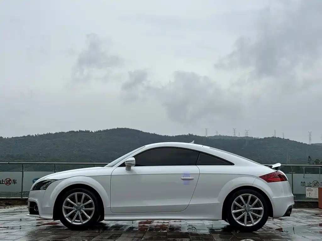 Audi TT 2014 — фото 10