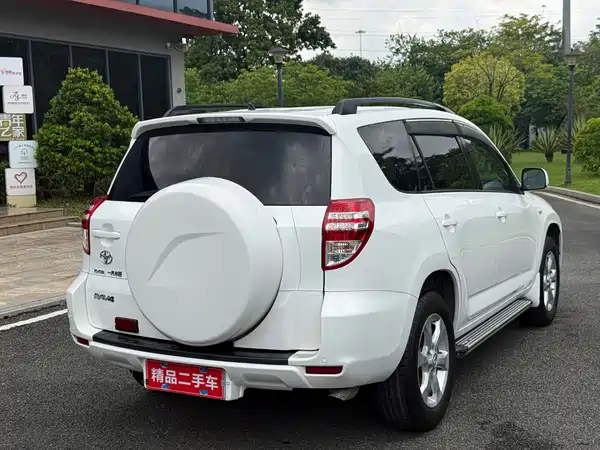 Toyota RAV4 2010