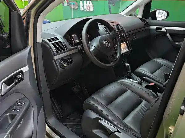 Volkswagen Touran 2016