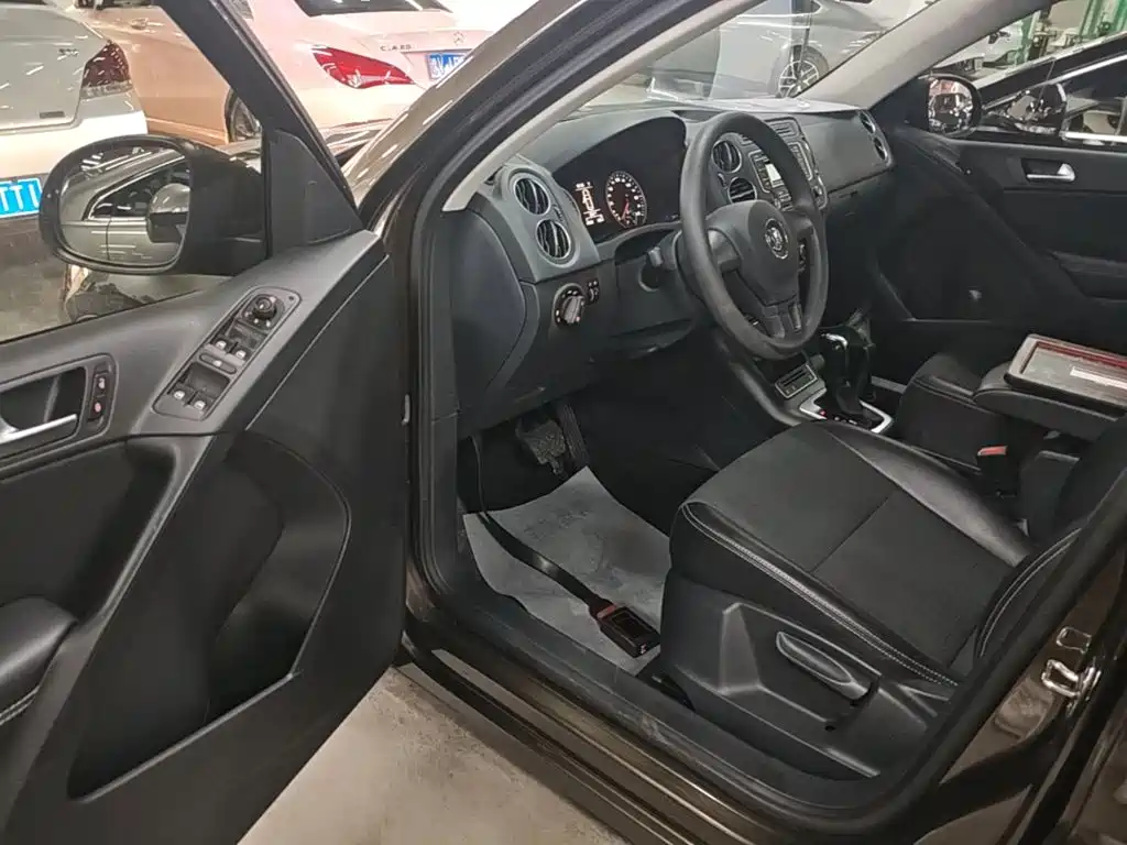 Volkswagen Tiguan 2018 — фото 16