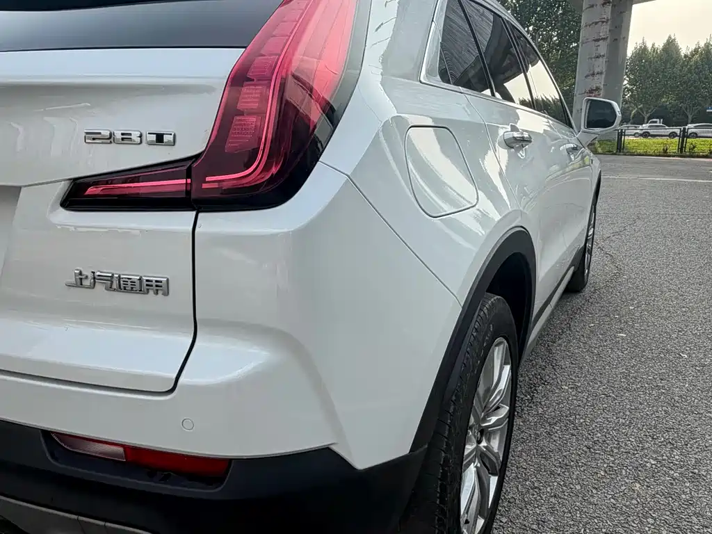 Cadillac XT4 2020 — фото 16