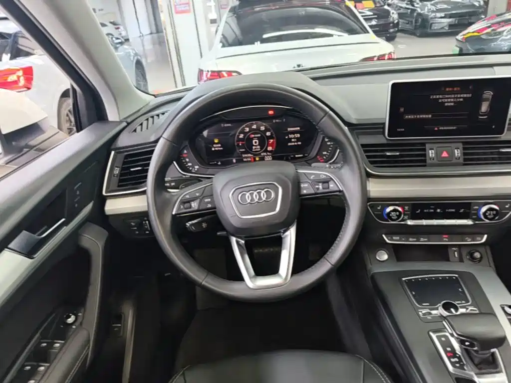 Audi Q5L 2021 — фото 11