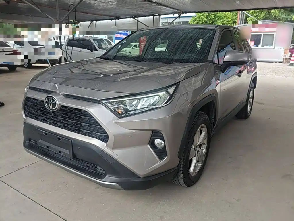 Toyota RAV4 2020 — фото 1