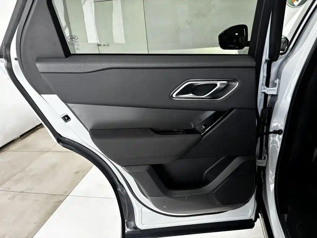 Land Rover Velar 2024 — фото 20