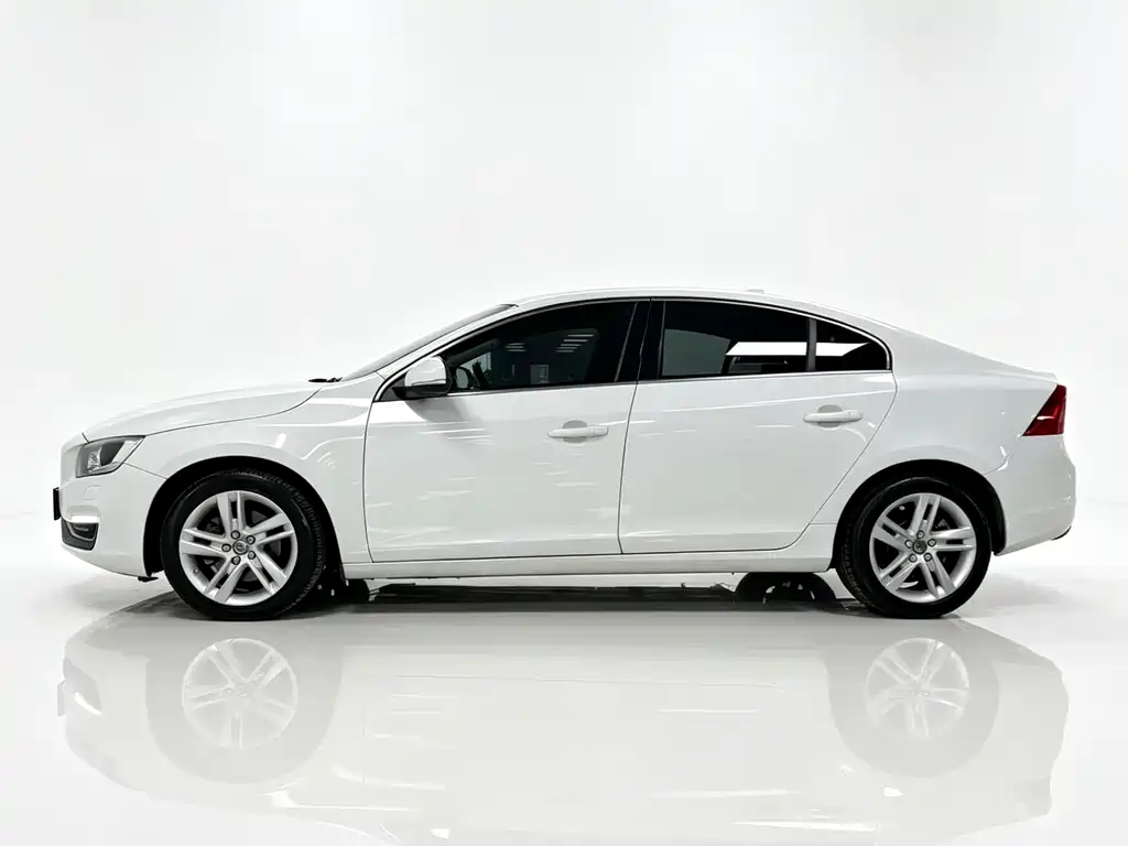 Volvo S60 2015 — фото 4