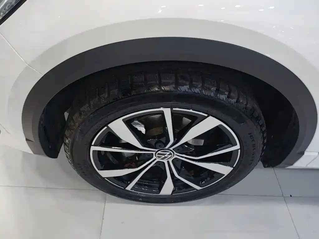 Volkswagen T-Roc 2023 — фото 23