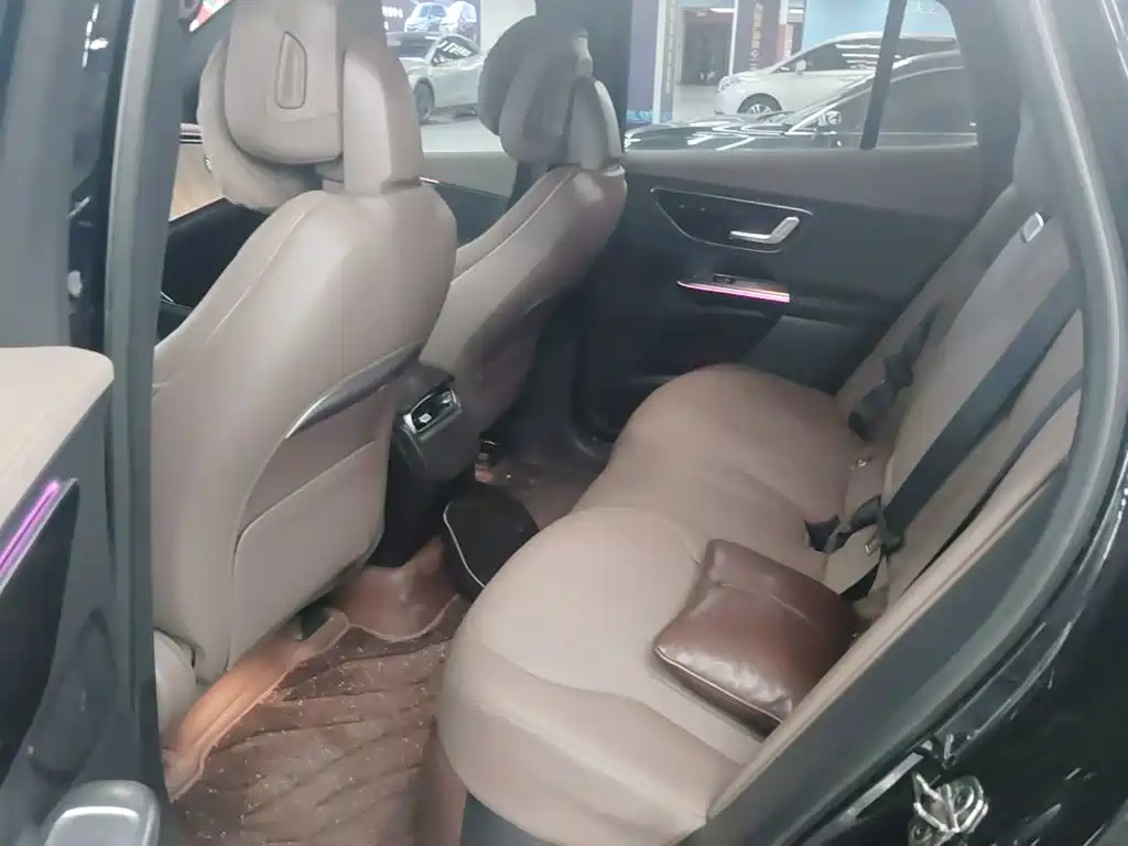Mercedes-Benz EQE SUV 2023 — фото 17