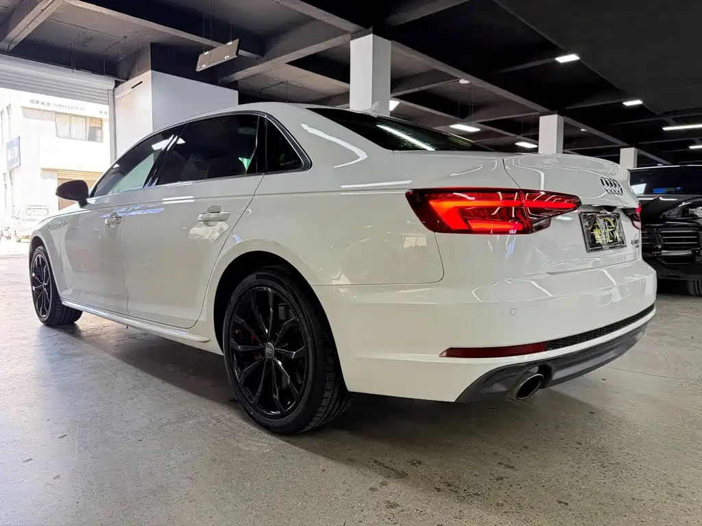 Audi A4L 2018 — фото 11