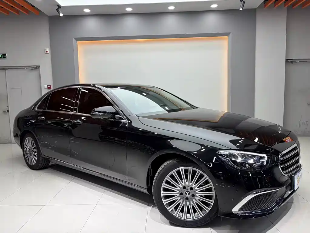 Mercedes-Benz E-Class 2022 — фото 3