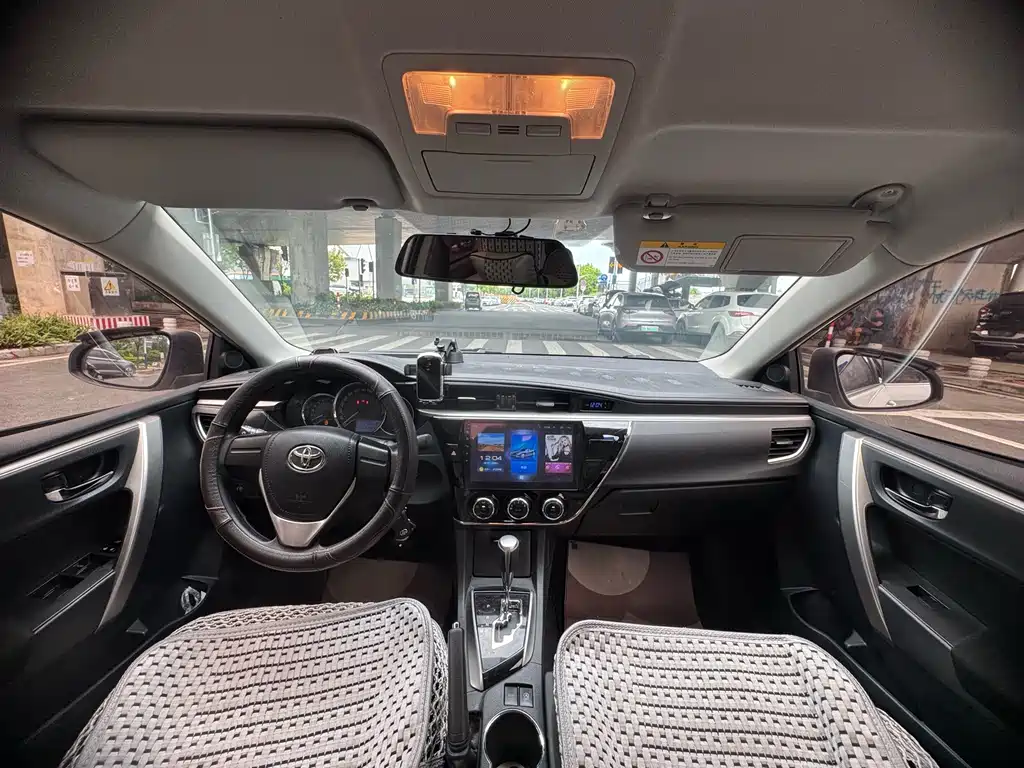 Toyota Corolla 2017 — фото 11