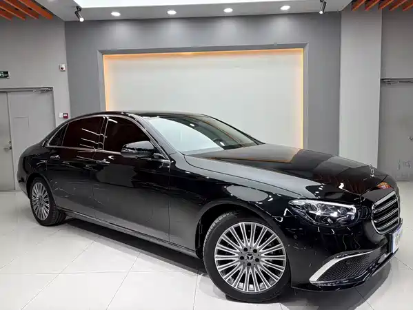 Mercedes-Benz E-Class 2022