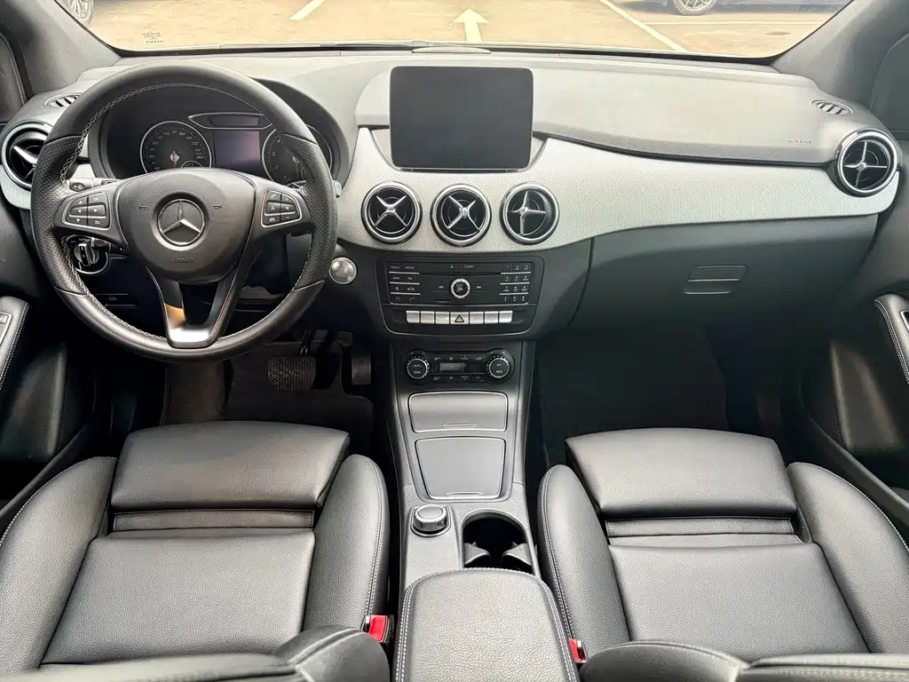 Mercedes-Benz B-Class 2017 — фото 21