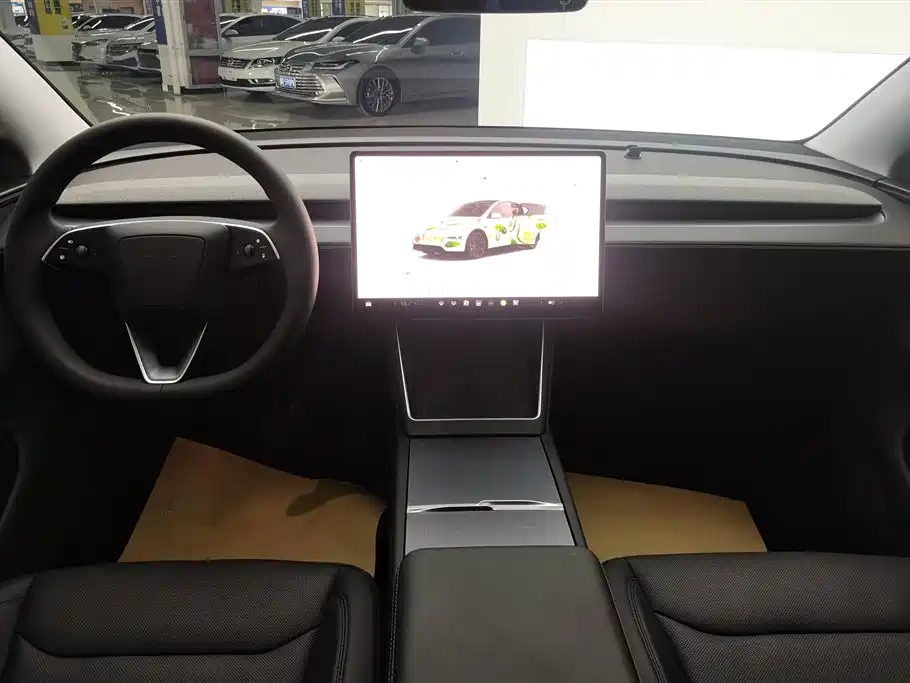Tesla Model Y 2025 — фото 12