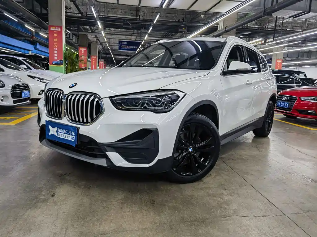 BMW X1 2020 — фото 1