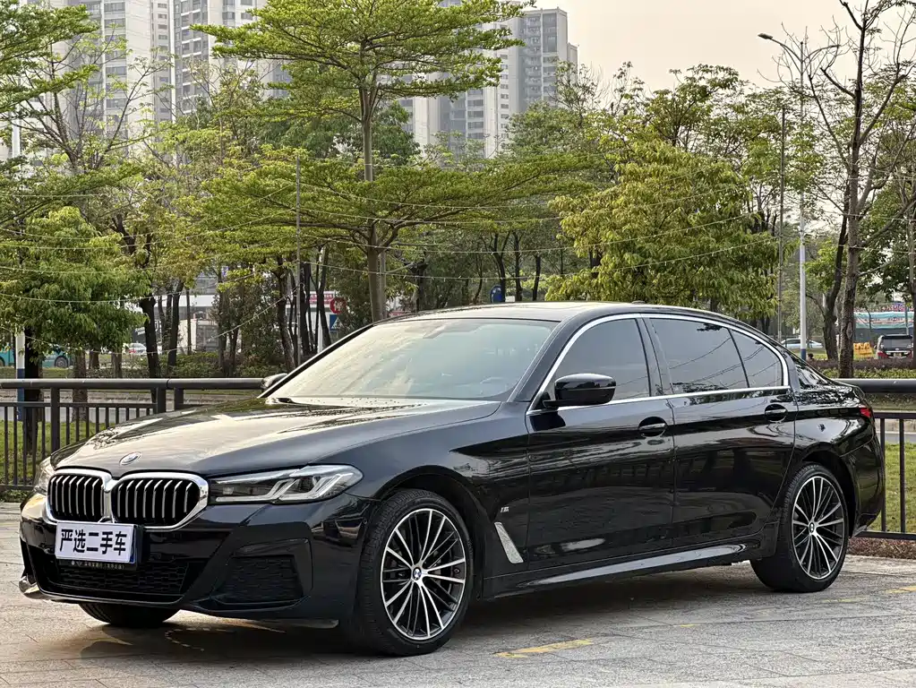 BMW 5 Series 2023 — фото 1