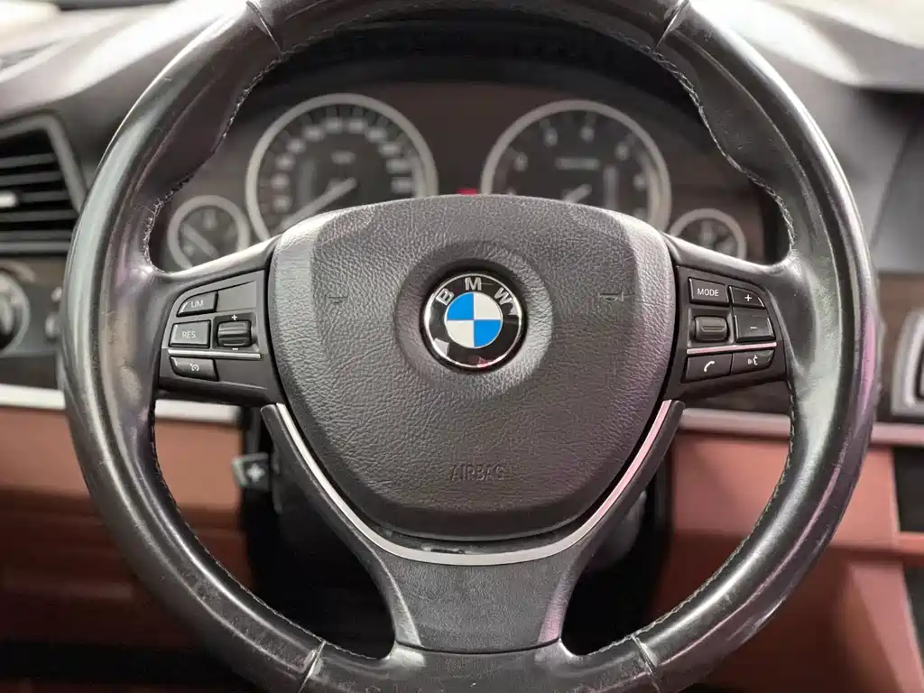 BMW 5 Series 2016 — фото 2