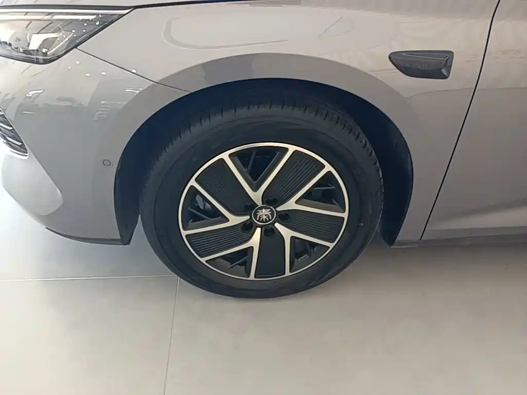 BYD Qin L 2025 — фото 25