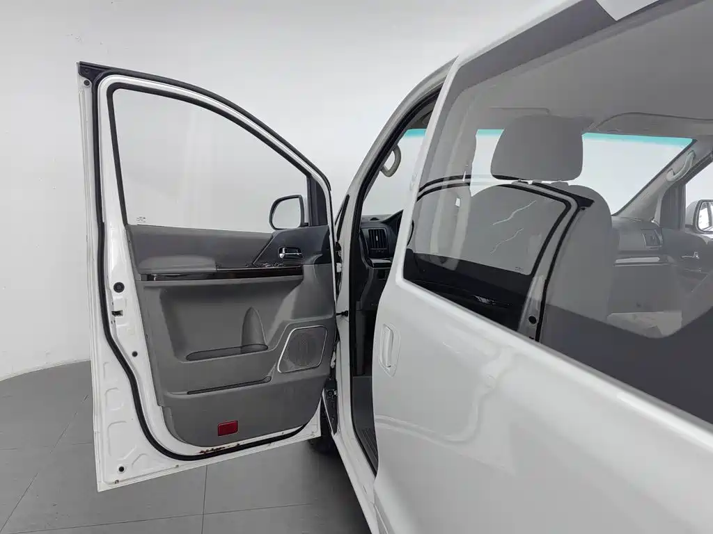 Dongfeng Fengxing CM7 2015 — фото 8