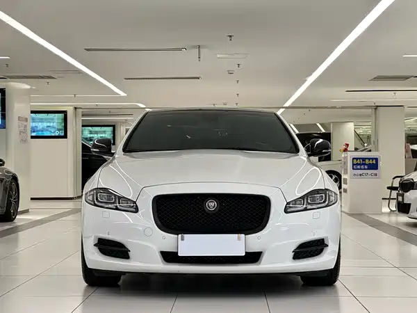 Jaguar XJ 2016