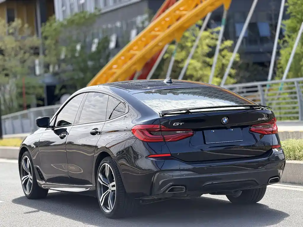 BMW 6 Series GT 2023 — фото 9