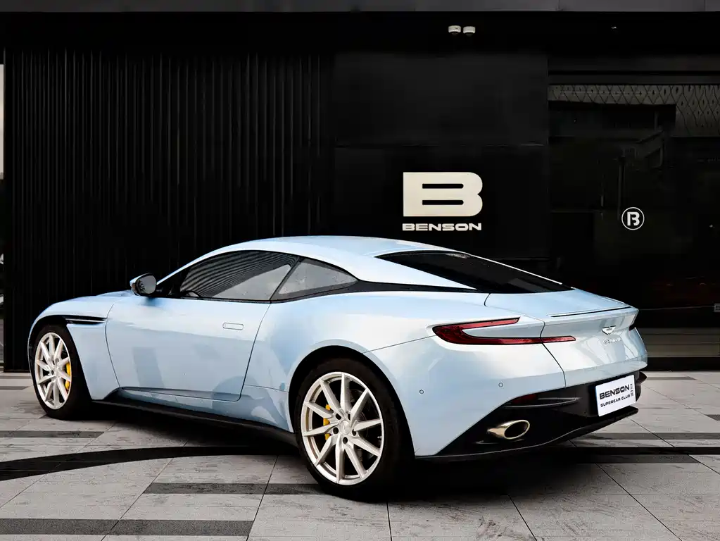 Aston Martin DB11 2018 — фото 4