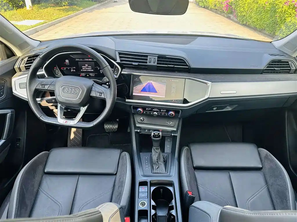 Audi Q3 Sportback 2023 — фото 8