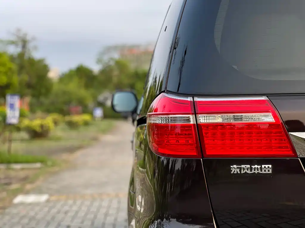 Honda Elysion 2015 — фото 26