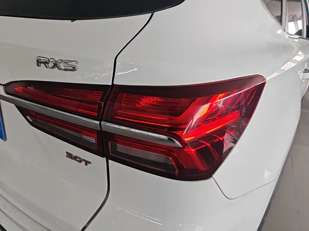 Roewe RX5 2016 — фото 8