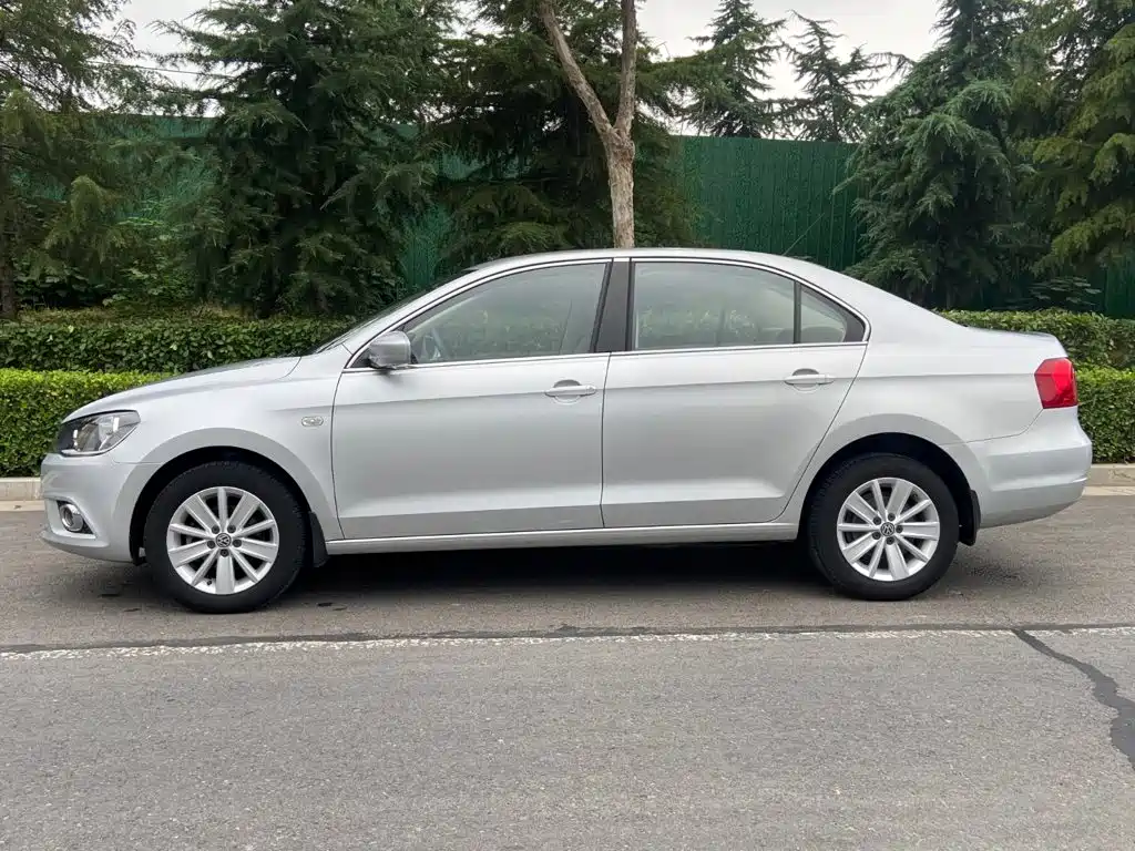 Volkswagen Jetta 2015 — фото 20