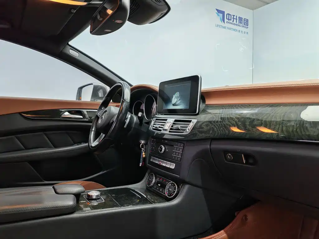 Mercedes-Benz CLS 2015 — фото 15