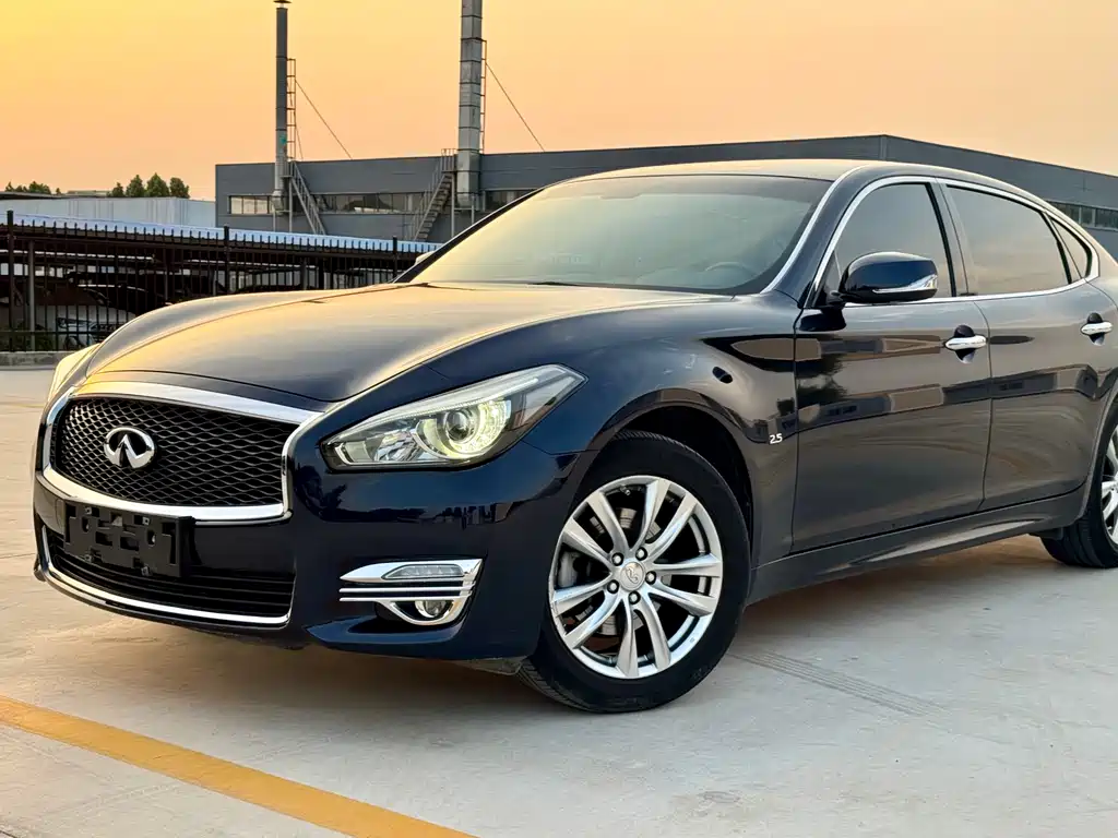 Infiniti Q70 2018