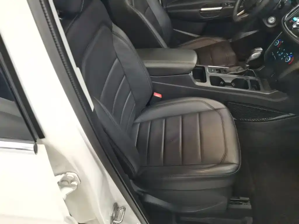 Ford Kuga 2018 — фото 20