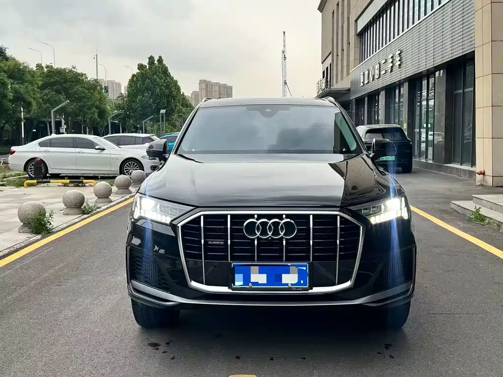 Audi Q7 2023 — фото 2