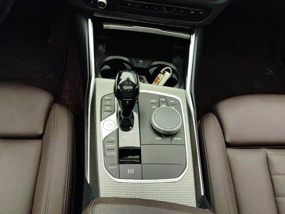 BMW 3 Series 2021 — фото 16