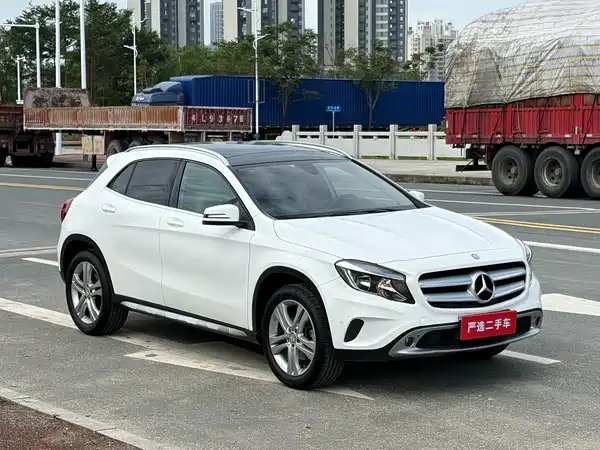 Mercedes-Benz GLA 2016