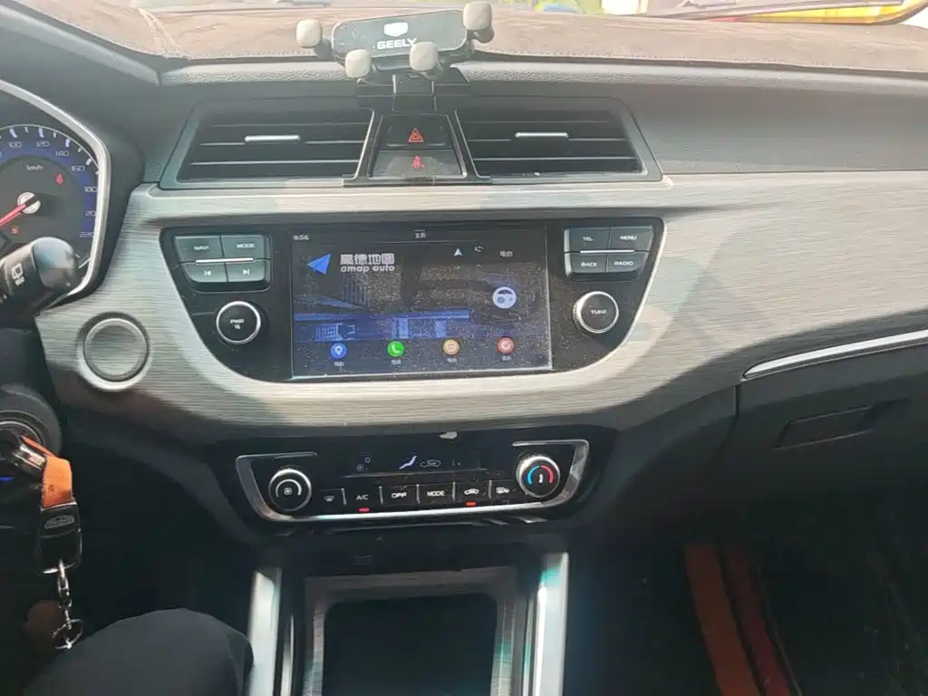 Geely Vision X3 2018 — фото 13