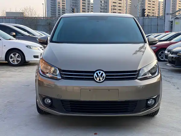 Volkswagen Touran 2015