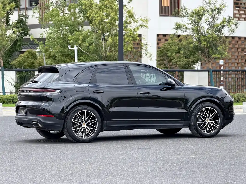 Porsche Cayenne 2024 — фото 18