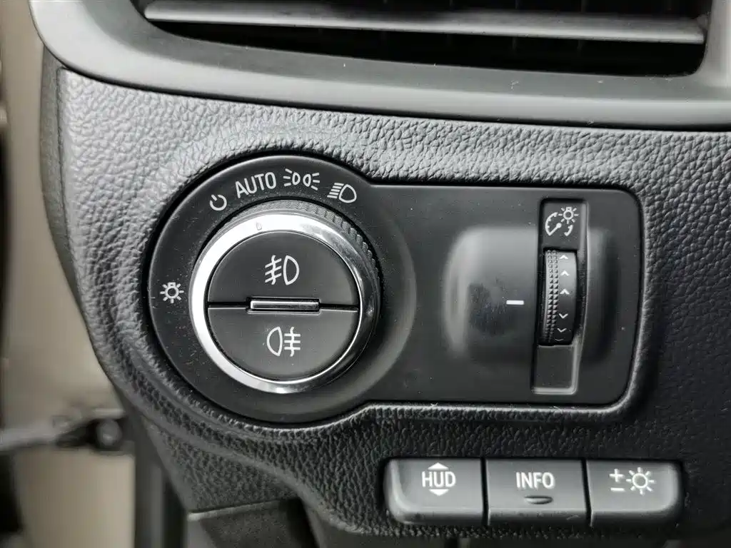 Buick Envision Plus 2019 — фото 21