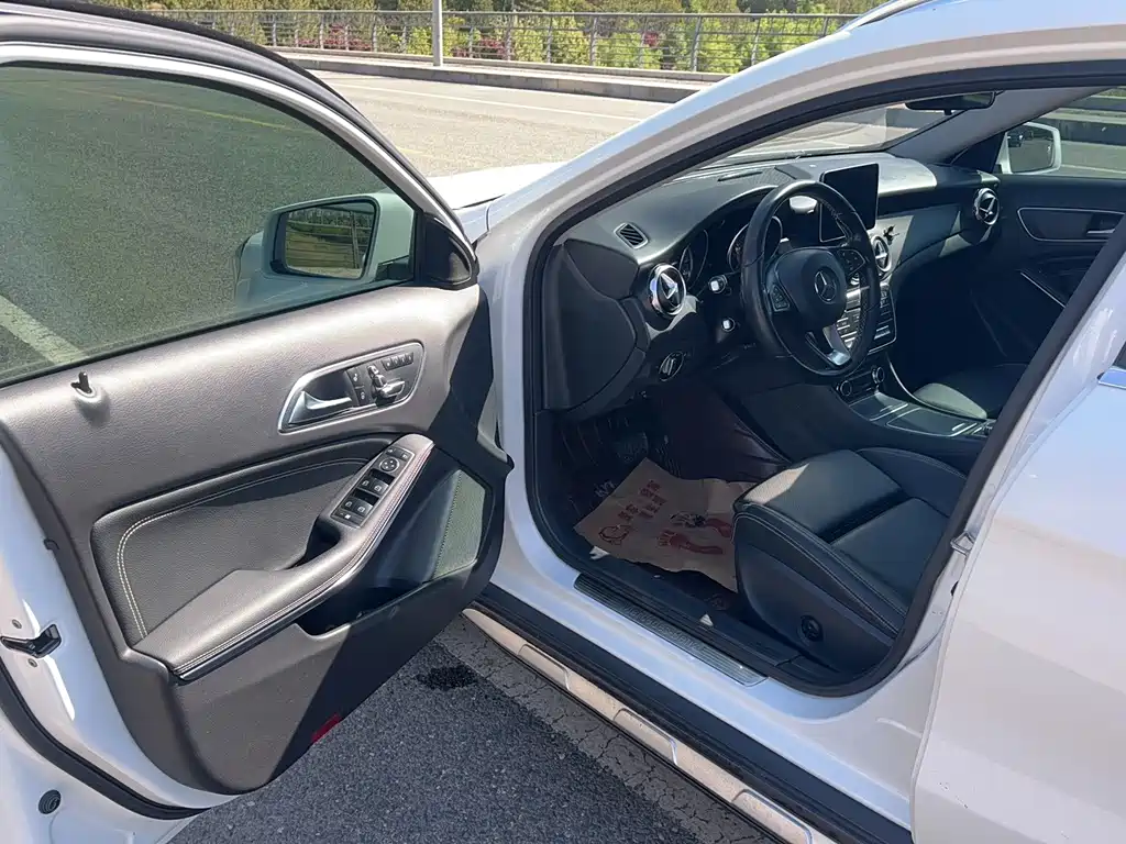 Mercedes-Benz GLA 2018 — фото 14