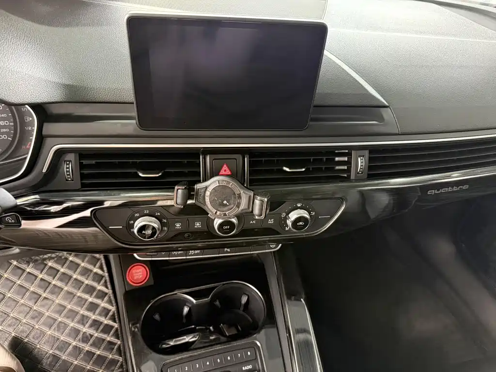 Audi A4L 2018 — фото 16