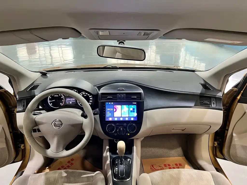Nissan Tiida 2012