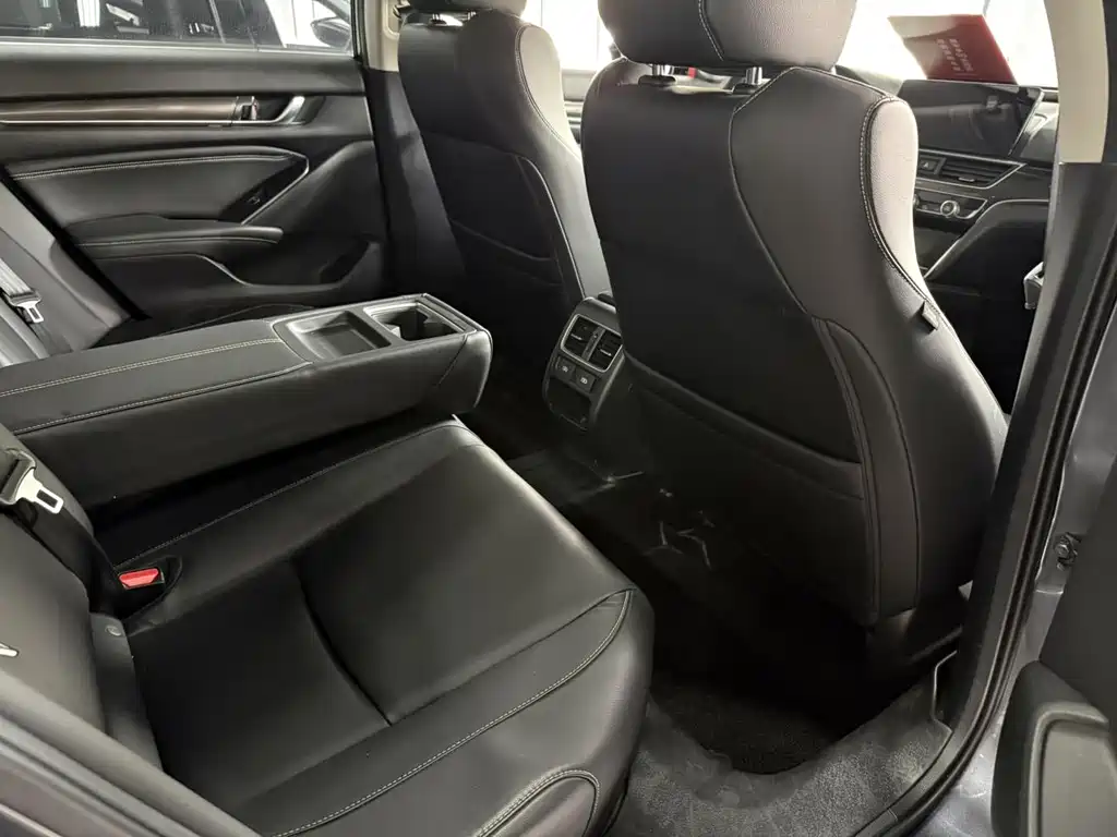 Honda Accord 2022 — фото 16