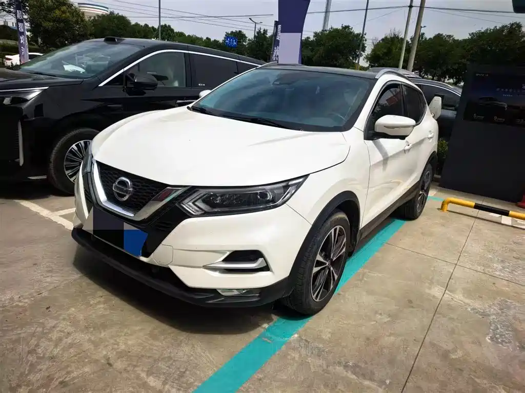 Nissan Qashqai 2022 — фото 1