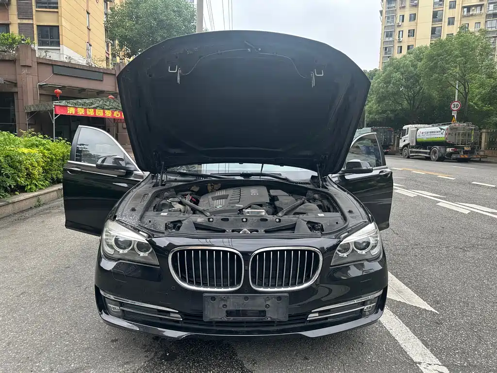 BMW 7 Series 2015 — фото 9